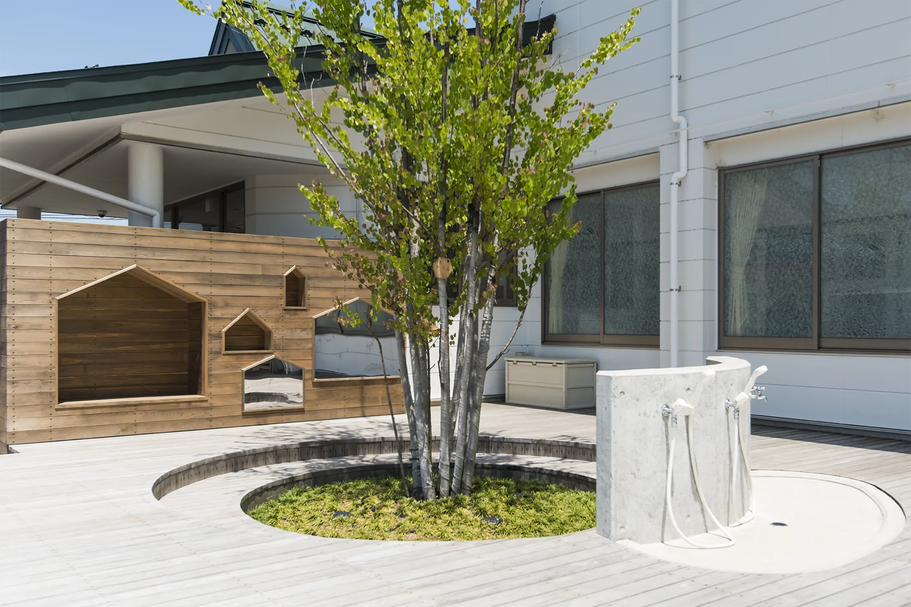 園庭ウッドデッキ4