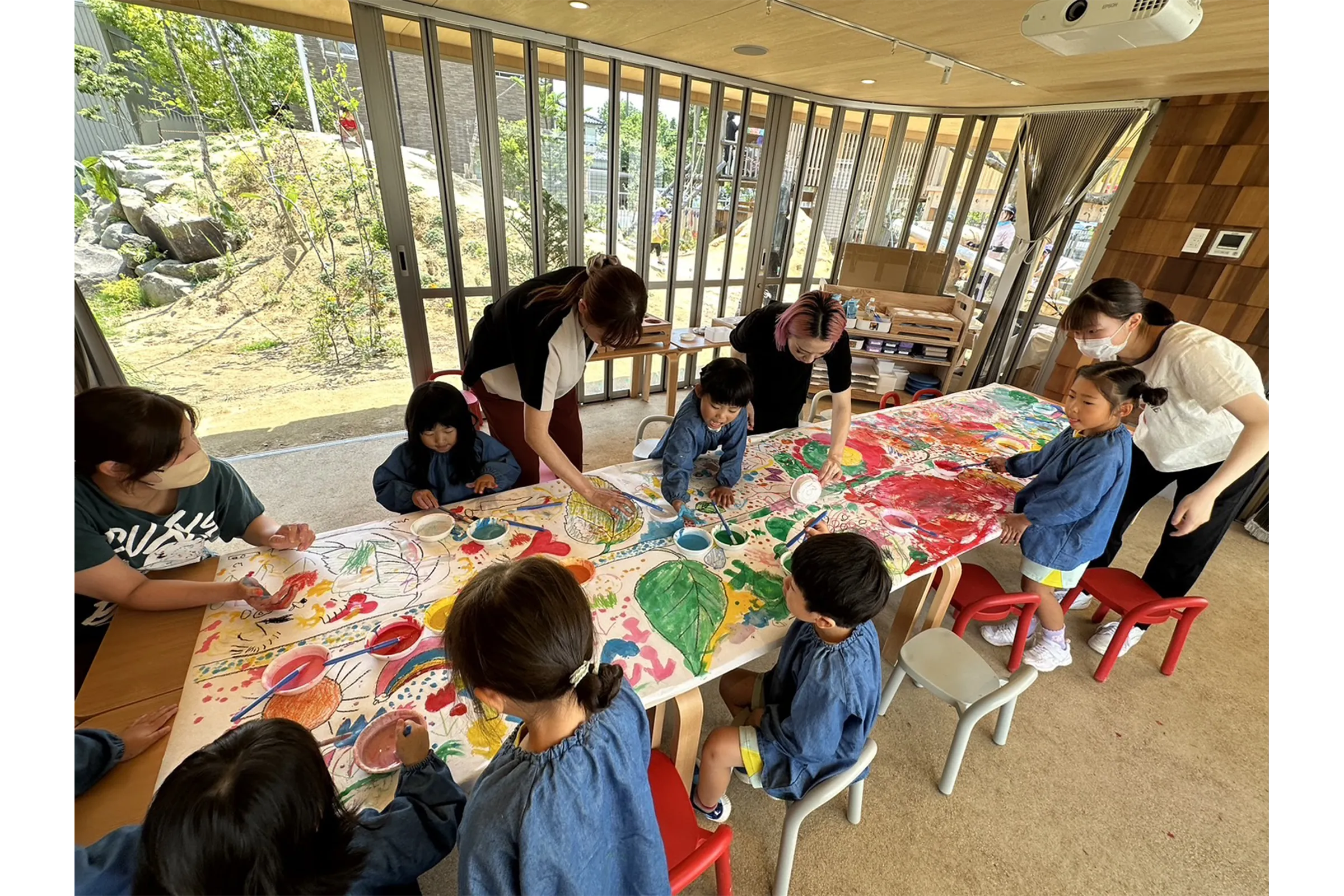 絵かき、色遊び体験