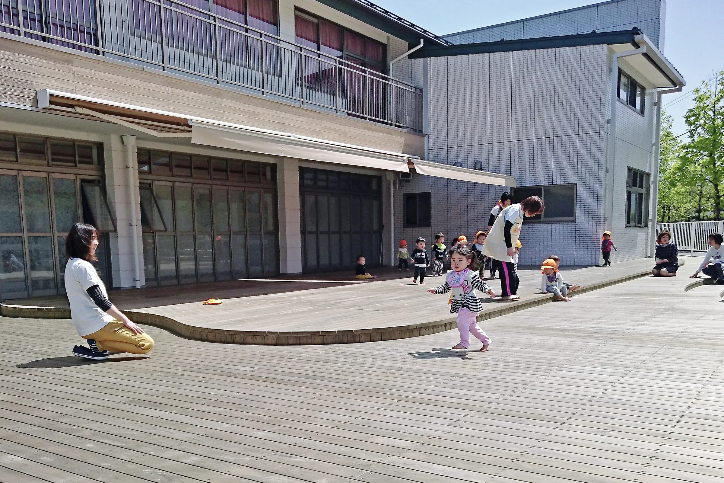 ウッドデッキテラス