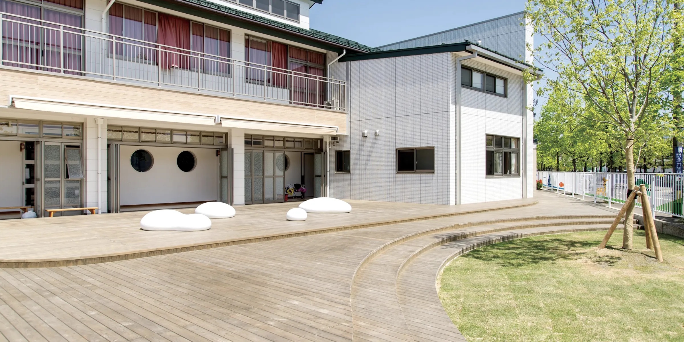 ウッドデッキテラス